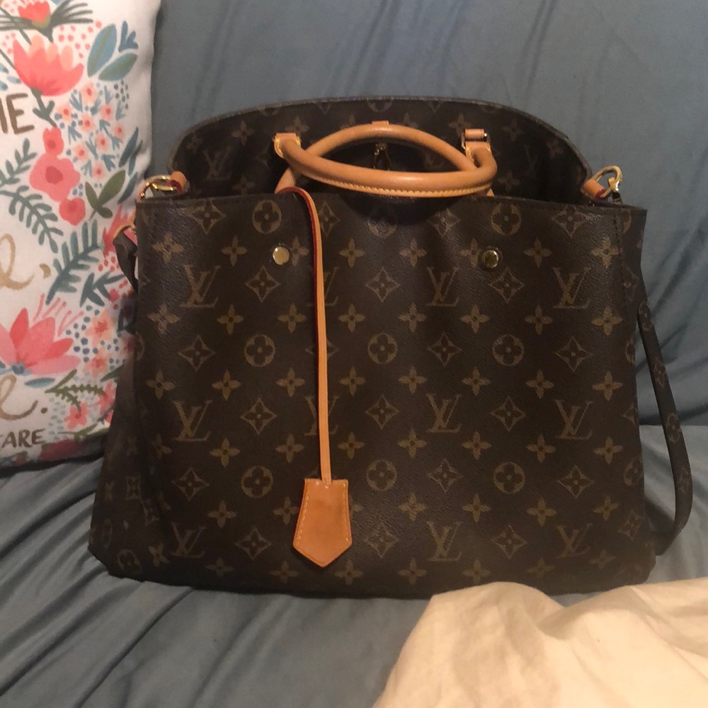 LOUIS VUITTON Montaigne GM
